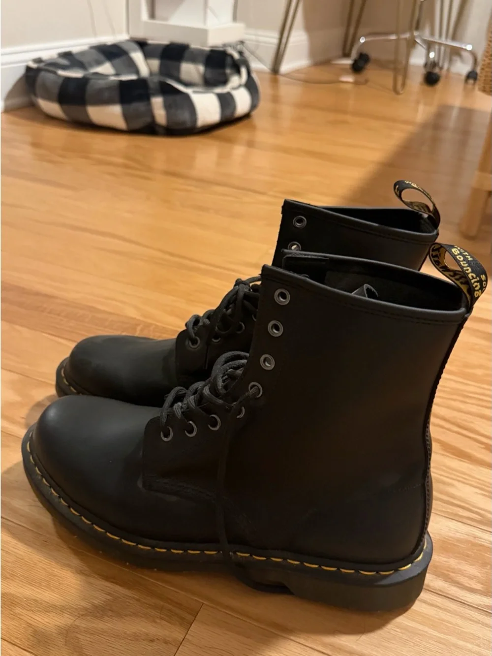 Classic Dr. Martens Black Leather Lace-Up Combat Boots- 1460 - Picture 3 of 4